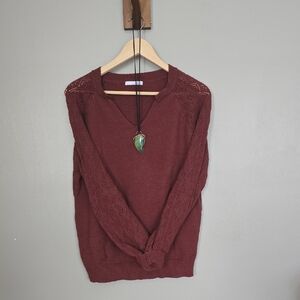 Women's V-Neck Sweater - Burgundy